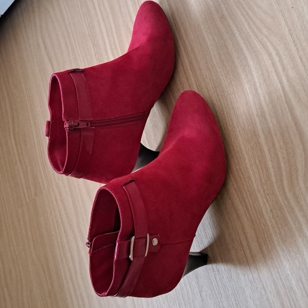 Red booties - Picture 2 of 7